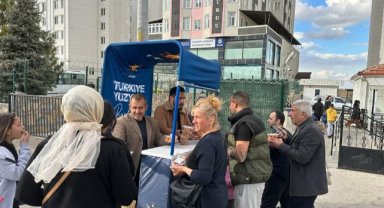 AK Parti tarafından Karaman genelinde Berat Kandili münasebetiyle tatlı ikramı yapıldı. 