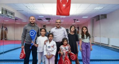 KMÜ'NÜN 'HAYDİ GEL SPOR YAPALIM' PROJESİNE YÜZLERCE ÇOCUK KATILDI