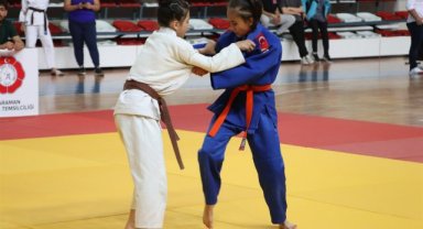 JUDO’NUN YILDIZLARI KARAMAN’DA BULUŞTU