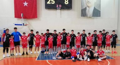 KARAMAN ANALİG VOLEYBOL TAKIMLARI ÇEYREK FİNALDE