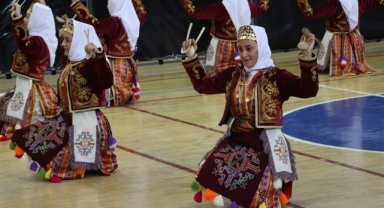 KARAMAN’DA HALK OYUNLARI COŞKUSU