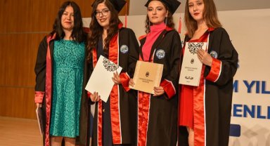 KMÜ’DE MEZUNİYET SEVİNCİ DEVAM EDİYOR