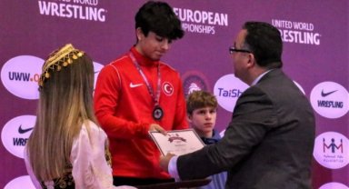 TORKU ŞEKER SPORLU MİLLİ GÜREŞÇİ HALİL ÇINAR AVRUPA İKİNCİSİ OLDU.