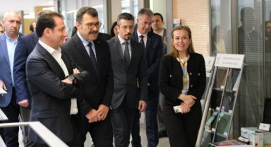TÜBİTAK Başkanı Prof. Dr. Hasan Mandal Şişecam Bilim, Teknoloji ve Tasarım Merkezi'ni Ziyaret Etti