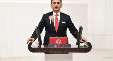 ÜNVER ŞAMPİYONU TBMM’DE KUTLADI