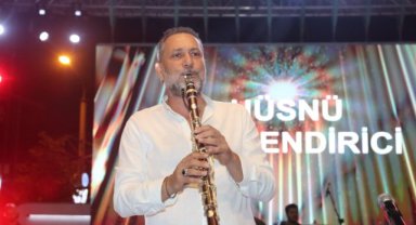HÜSNÜ ŞENLENDİRİCİ 12. ULUSLARARASI İZMİT PİŞMANİYE MÜZİK ve DANS FESTİVALİ’NDE KLARNETİYLE BÜYÜLEDİ!