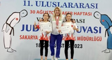 KARAMAN’IN ALTIN KIZLARI MADALYA GELENEĞİNİ BOZMADI