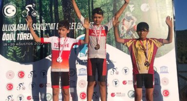 KARAMANLI BİSİKLETÇİLER YOZGAT’TAN MADALYALARLA DÖNDÜ
