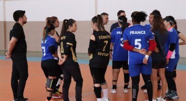 GOLBOL KADIN A MİLLİ TAKIMINDAN FRANSA İLE KARAMAN'DA ORTAK KAMP