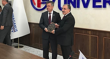 REKTÖR GAVGALI ÖZBEKİSTAN’DAKİ KONGREYE KATILDI