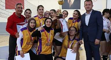 OKUL SPORLARI VOLEYBOLDA ŞAMPİYONLAR BELLİ OLDU
