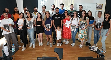 SAVAŞ SANCAK ÖĞRENCİLERİYLE BODRUMDA 1 DAKİKA