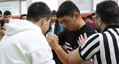 BİLEK GÜREŞİNDE 297 SPORCU KARAMAN’I TEMSİL EDEBİLMEK İÇİN MÜCADELE ETTİ