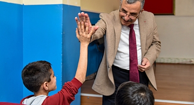 REKTÖR GAVGALI SABİHA GÖKÇEN ORTAOKULUNU ZİYARET ETTİ