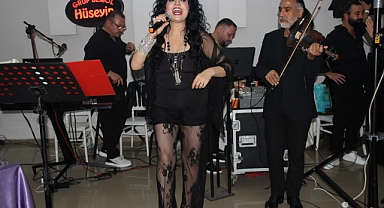 ŞAHSENEM 500 KADINLA EĞLENDİ