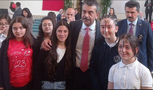 Yazdığı Şiir İle Türkiye Üçüncüsü Oldu