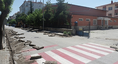 2. İSTASYON CADDESİ YENİLENİYOR