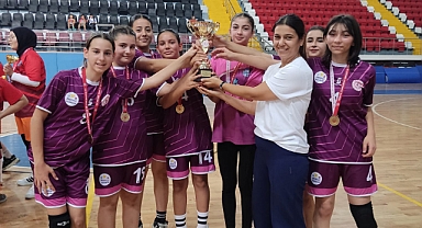 30 AĞUSTOS ZAFER KUPASI HENTBOL MÜSABAKALARI SONA ERDİ