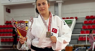 AYŞENUR KESKİN BALKAN ÜÇÜNCÜSÜ OLDU