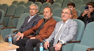 KMÜ’DE ‘OSMANLIDAN CUMHURİYETE DEMOKRATİKLEŞME ÇABAMIZ’ KONULU KONFERANS