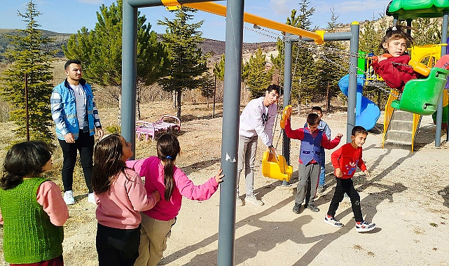 PİRİ REİS ERKEK YURDU GÖNÜLLÜLERİ, ‘HAYATA RENK KAT’ PROJESİYLE GÜLKAYA KÖYÜ’NDE