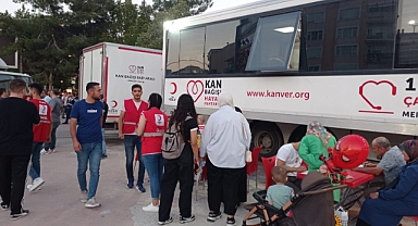 Türk Kızılay Karaman’da Kan Bağışı Kampanyası Düzenliyor.