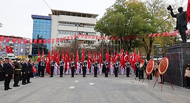 29 EKİM CUMHURİYET BAYRAMI ÇELENK SUNMA TÖRENİ İLE BAŞLADI