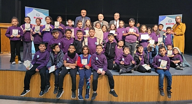 ŞAİR, YAZAR KAMİL UĞURLU ÖĞRENCİLERLE BULUŞTU