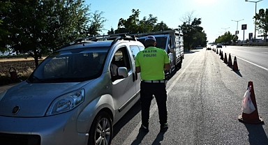 karaman'da binlerce kişi ve araç denetlendi çok sayıda aranan şahıs yakalandı, çeşitli suç unsurları ele geçirildi.