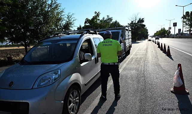  karaman'da binlerce kişi ve araç denetlendi çok sayıda aranan şahıs yakalandı, çeşitli suç unsurları ele geçirildi.